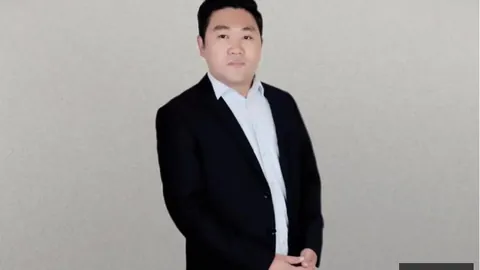 趣味时刻安哥拉新，新葡京娱乐，星现场学老詹吃， 场边笑翻天